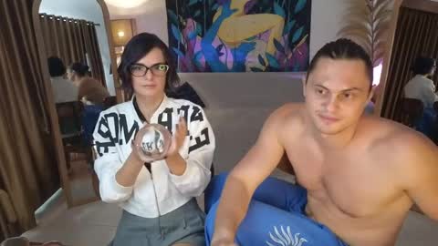   330 UTC2 girls   online show from June 2, 3:19 am