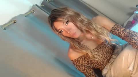 Snapshot of goddess_rica chatting on June 29, 8:31 pm Rica online show from June 29, 8:31 pm