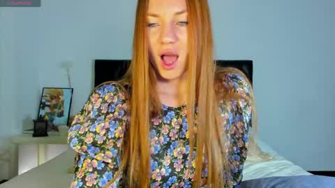 Snapshot of goddess_squirt_ chatting on May 14, 2:07 am Katrin online show from May 14, 2:07 am