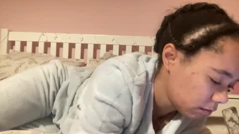 Goddess L online show from April 4, 9:01 pm