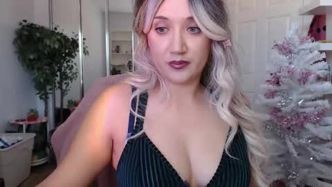 Goddess Emmy online show from December 16, 7:08 pm