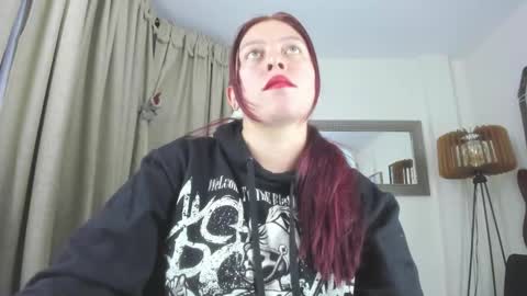 Snapshot of goddessjessica_roger chatting on February 23, 4:43 am Goddess Jessica and slave Roger online show from February 23, 4:43 am