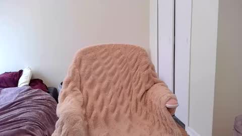 goddesslunadragonprincess online show from April 9, 4:23 pm