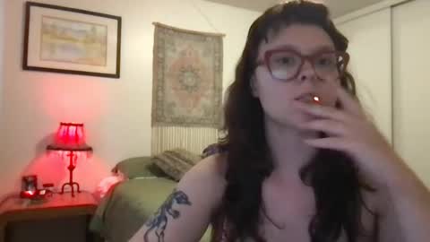 Snapshot of goddessmarissa587 chatting on June 22, 3:47 am Goddess Marissa online show from June 22, 3:47 am