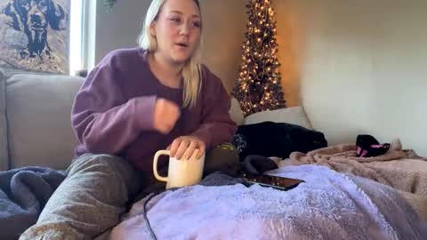 Snapshot of goddessmayvn chatting on January 10, 6:49 pm GoddessMayvn online show from January 10, 6:49 pm