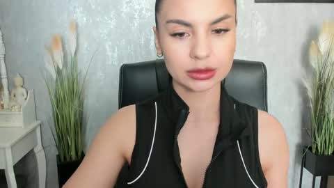 Snapshot of goddessmiaa chatting on February 26, 1:08 pm Mistress online show from February 26, 1:08 pm