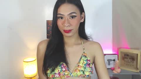 Kyla and Nian online show from October 26, 1:11 am