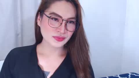 QUEEN JANE online show from March 25, 5:19 pm