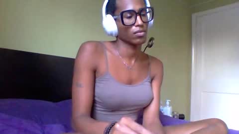 Snapshot of goddexx_kii chatting on November 5, 9:26 pm goddexx_kii online show from November 5, 9:26 pm