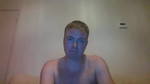 Snapshot of gogo12104 chatting on November 5, 6:41 pm jme online show from November 5, 6:41 pm