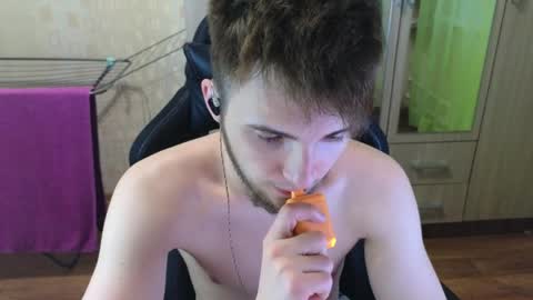 Golden boyyy21 online show from April 11, 2:49 am