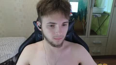 Golden boyyy21 online show from April 13, 3:23 am