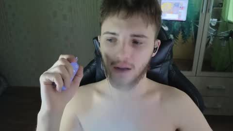 Golden boyyy21 online show from April 26, 10:46 am