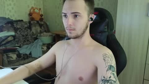 Snapshot of golden_boyyy21 chatting on June 5, 9:26 am Golden boyyy21 online show from June 5, 9:26 am