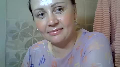 Snapshot of golden_kessie chatting on May 12, 9:12 pm golden_kessie online show from May 12, 9:12 pm