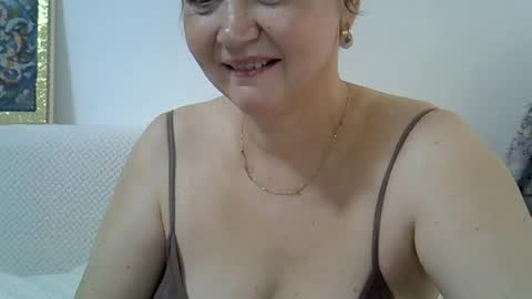 Snapshot of golden_kessie chatting on July 9, 6:28 am golden_kessie online show from July 9, 6:28 am