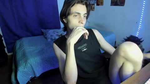 Snapshot of golden_ryan chatting on April 29, 4:05 am Jmmmm online show from April 29, 4:05 am