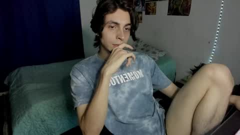 Snapshot of golden_ryan chatting on May 7, 7:36 am Jmmmm online show from May 7, 7:36 am