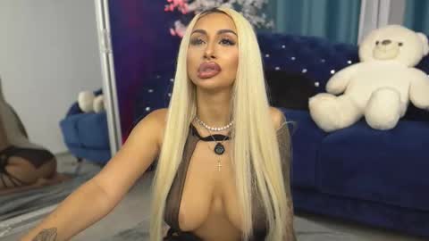 GoldenAmberX online show from September 17, 7:15 pm