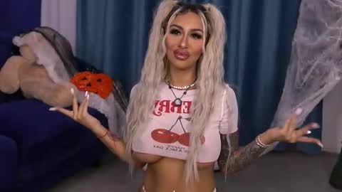 GoldenAmberX online show from October 30, 6:04 am