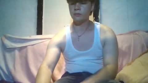 Snapshot of goldenboy207 chatting on July 21, 5:48 pm goldenboy207 online show from July 21, 5:48 pm