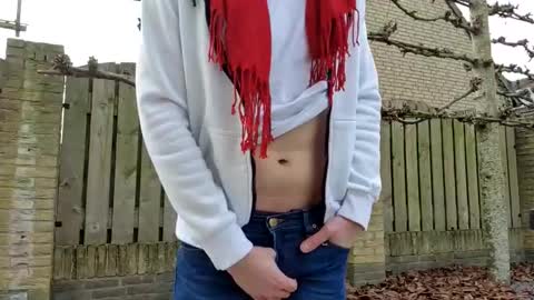   online show from December 22, 12:35 pm