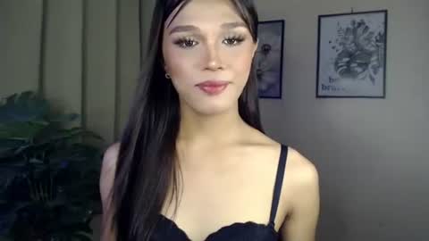 Lily is Gold online show from April 18, 9:24 am