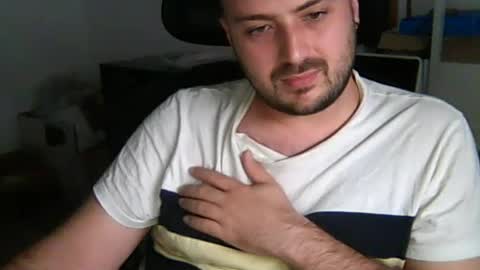 Snapshot of goldenspainboy chatting on June 28, 11:27 am goldenspainboy online show from June 28, 11:27 am