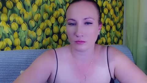 goldmoonn online show from July 1, 5:45 pm