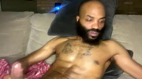 Snapshot of goldmouth_85 chatting on April 23, 8:02 am Goldmouth 85 online show from April 23, 8:02 am
