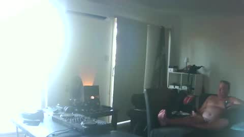 goldyguy011 online show from April 10, 2:39 am