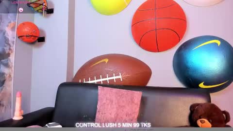 Snapshot of gomory_kitty chatting on February 27, 4:07 pm gomory_kitty online show from February 27, 4:07 pm