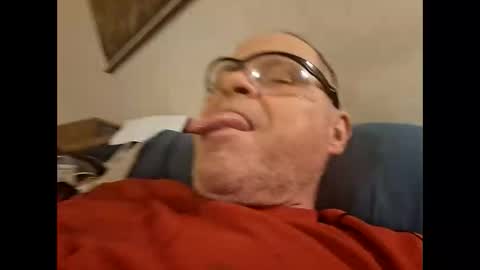 Snapshot of gonadalache chatting on December 14, 7:25 am gonadalache online show from December 14, 7:25 am