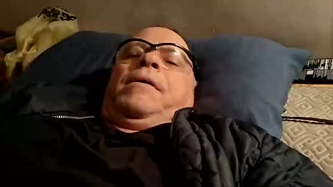 Snapshot of gonadalache chatting on December 23, 2:09 am gonadalache online show from December 23, 2:09 am