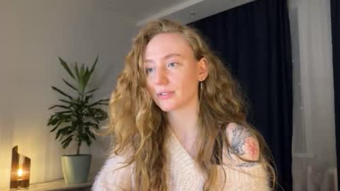 Polly online show from February 15, 6:37 pm