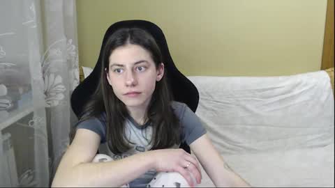 Elizabeth Effie online show from February 15, 5:42 pm