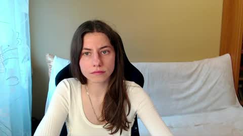 Snapshot of good__night chatting on June 7, 3:38 pm Elizabeth Effie online show from June 7, 3:38 pm
