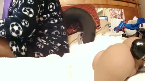 Snapshot of goodbootaye chatting on December 19, 6:01 pm Juicy Booty online show from December 19, 6:01 pm