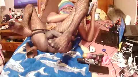 Snapshot of goodbootaye chatting on October 31, 3:46 pm Juicy Booty online show from October 31, 3:46 pm