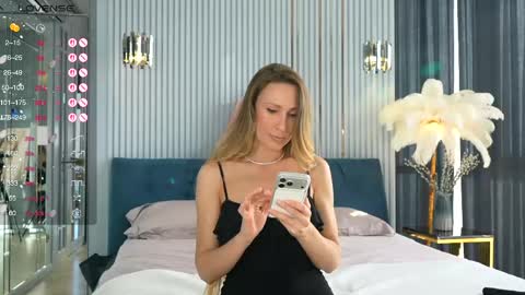 gooodgirlhere online show from April 15, 2:57 pm