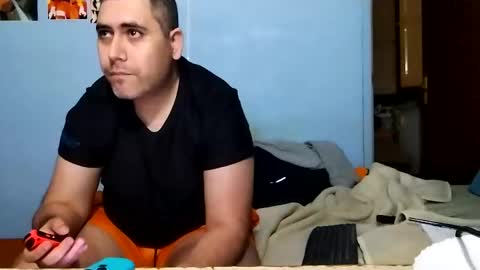 Snapshot of gorak32 chatting on January 30, 11:02 pm GoraK online show from January 30, 11:02 pm