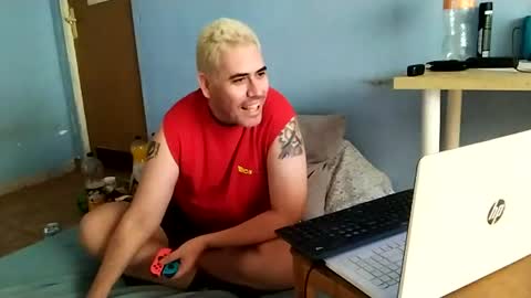 Snapshot of gorak32 chatting on July 28, 1:21 pm GoraK online show from July 28, 1:21 pm