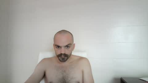 Snapshot of gord210 chatting on July 19, 6:11 pm cowboy830 online show from July 19, 6:11 pm