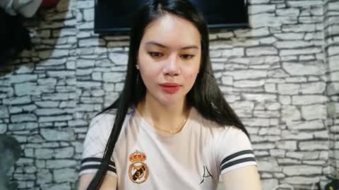 geneviev online show from March 4, 1:55 am