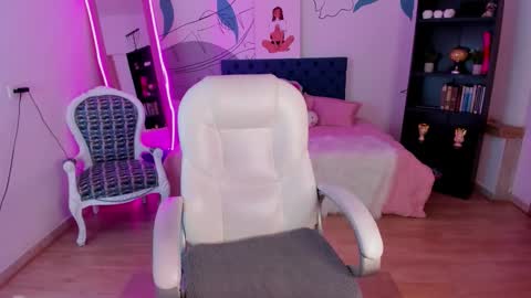 Snapshot of goth_alice chatting on March 2, 6:37 pm Alice online show from March 2, 6:37 pm