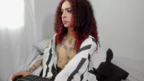 Snapshot of goth_ru chatting on December 12, 9:26 pm Russ online show from December 12, 9:26 pm