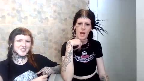 gothdollrubee online show from December 18, 8:09 am