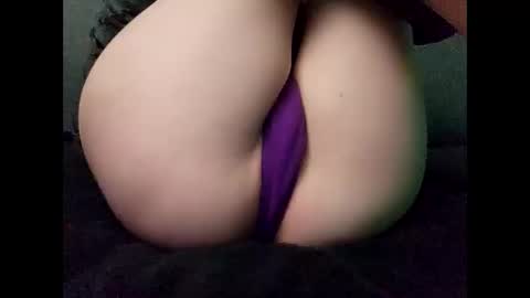 Snapshot of gothhhmeout chatting on March 1, 7:43 am Raven online show from March 1, 7:43 am