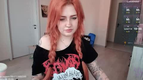 Snapshot of gothkittys chatting on April 22, 10:39 am traumfrau Kira angel face devil eyes I SELL A LOT VIDEO IN GALLERY online show from April 22, 10:39 am