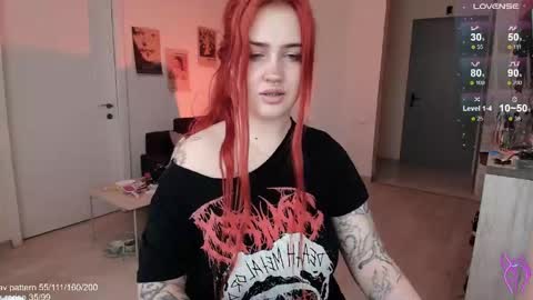 Snapshot of gothkittys chatting on May 6, 2:44 pm traumfrau Kira angel face devil eyes I SELL A LOT VIDEO IN GALLERY online show from May 6, 2:44 pm